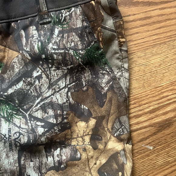 Under Armour women’s camel pants - Picture 2 of 9